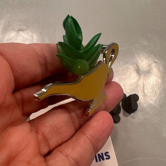 Disney Aladdin Lamp Trading Pin Genie Succulent Terrarium Plant Badge Lapel Pin - Picture 4 of 7